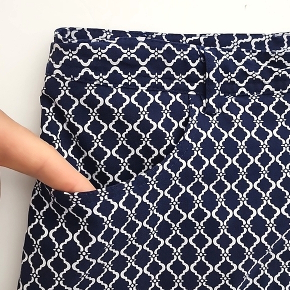Mario  Serrani Comfort Stretch Skort Navy Blue White Morrocan Pattern Size Large - Picture 7 of 16